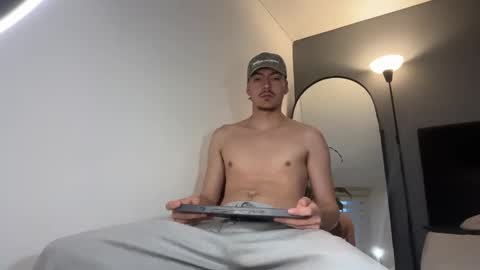 INDEPENDENT MODEL online show from March 27, 11:10 am