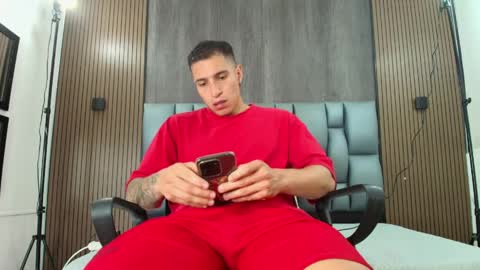 JACK PERGURTSON online show from April 8, 10:37 am