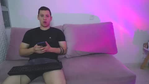 Snapshot of jack_zoe24 chatting on November 23, 12:10 am jack_zoe24 online show from November 23, 12:10 am