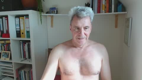 Snapshot of jackblack650 chatting on October 28, 11:47 am jackblack650 online show from October 28, 11:47 am