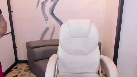 Snapshot of jackblanco_ chatting on January 14, 12:14 pm Jack White online show from January 14, 12:14 pm