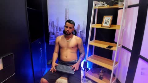 Snapshot of jackblanco_ chatting on January 15, 2:49 am Jack White online show from January 15, 2:49 am