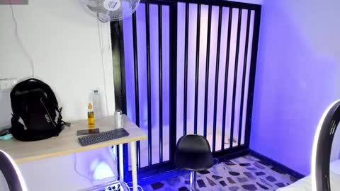 Snapshot of jackblanco_ chatting on January 17, 3:55 am Jack White online show from January 17, 3:55 am