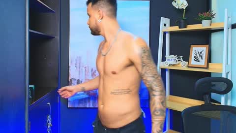 Snapshot of jackblanco_ chatting on January 22, 10:18 am Jack White online show from January 22, 10:18 am