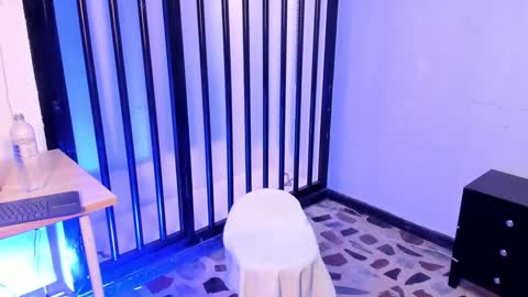 Snapshot of jackblanco_ chatting on January 23, 10:43 am Jack White online show from January 23, 10:43 am