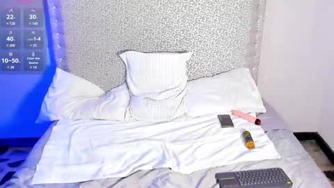 Snapshot of jackblanco_ chatting on February 11, 10:04 am Jack White online show from February 11, 10:04 am