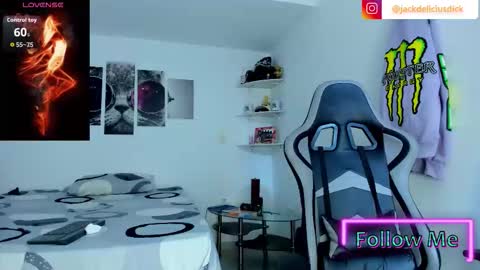 Snapshot of jackdeliciusdick chatting on December 17, 11:05 am jackdeliciusdick online show from December 17, 11:05 am