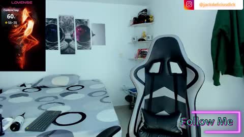 Snapshot of jackdeliciusdick chatting on December 22, 9:06 am jackdeliciusdick online show from December 22, 9:06 am