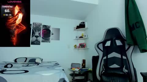 Snapshot of jackdeliciusdick chatting on February 10, 9:02 am jackdeliciusdick online show from February 10, 9:02 am