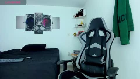 Snapshot of jackdeliciusdick chatting on February 14, 12:13 pm jackdeliciusdick online show from February 14, 12:13 pm