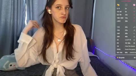 Lisa online show from March 21, 8:19 am