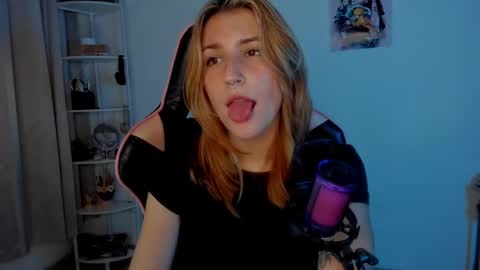 Linda Sofia help me get to 100 thumbs up online show from February 10, 6:20 am