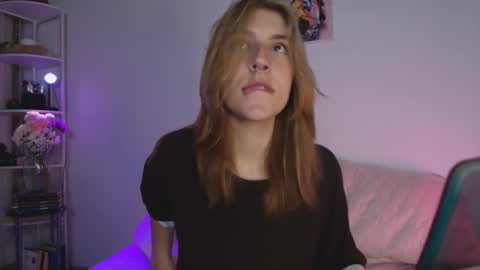 Linda Sofia help me get to 100 thumbs up online show from February 26, 5:20 am