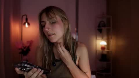 Snapshot of jacky_croft chatting on February 15, 11:56 pm Linda Sofia help me get to 100 thumbs up online show from February 15, 11:56 pm