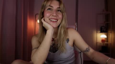 Snapshot of jacky_croft chatting on February 22, 2:02 am Linda Sofia help me get to 100 thumbs up online show from February 22, 2:02 am