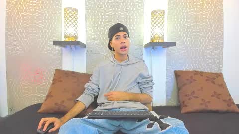 Snapshot of jacob_blackwell chatting on October 18, 7:58 pm jacob_blackwell online show from October 18, 7:58 pm