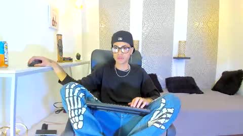 Snapshot of jacob_blackwell chatting on November 25, 7:47 pm jacob_blackwell online show from November 25, 7:47 pm