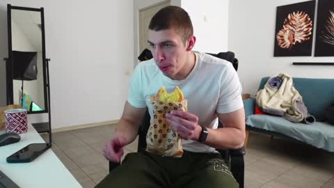 JACOB DEVON online show from April 9, 6:19 am