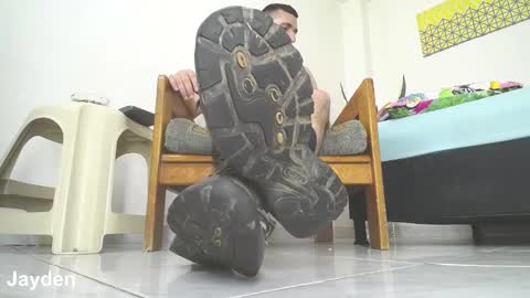 Jacob And Jayden online show from February 1, 6:32 am