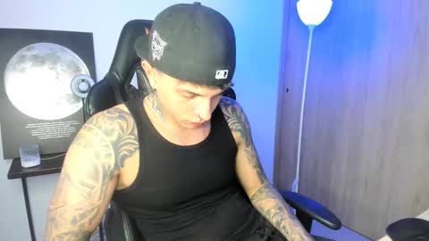 jacobb116 online show from December 22, 1:02 am