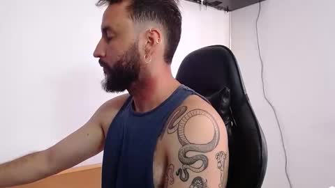 Snapshot of jacobkingd chatting on October 30, 7:36 pm jacobkingd online show from October 30, 7:36 pm