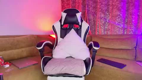 Snapshot of jacobo__parker21 chatting on December 16, 9:36 am jacobo parker online show from December 16, 9:36 am