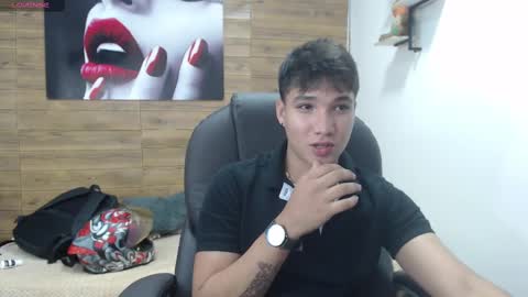 Snapshot of jacoob_smiith chatting on February 11, 11:44 pm Jacob online show from February 11, 11:44 pm