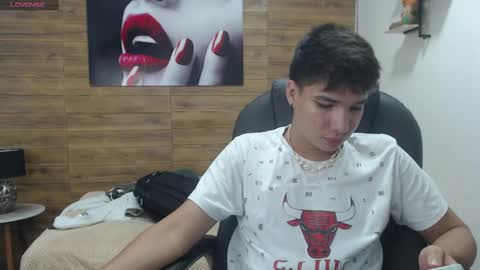 Snapshot of jacoob_smiith chatting on February 13, 9:06 pm Jacob online show from February 13, 9:06 pm