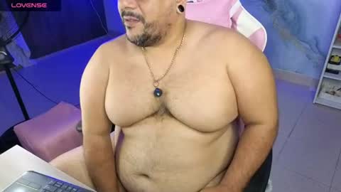 Snapshot of jacoob_woods chatting on July 17, 10:11 am daddy sir master bear online show from July 17, 10:11 am