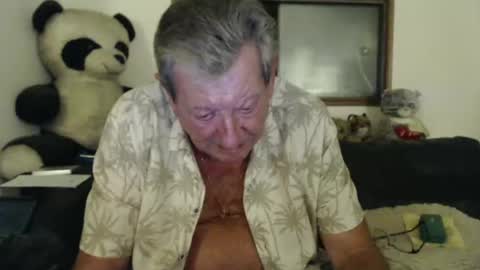 Snapshot of jacques_de_france chatting on February 21, 4:51 am Jacques online show from February 21, 4:51 am