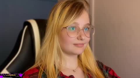 Snapshot of jacywinslat chatting on February 21, 9:32 pm jacywinslat online show from February 21, 9:32 pm