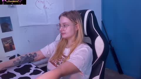 Snapshot of jacywinslat chatting on March 10, 10:48 am jacywinslat online show from March 10, 10:48 am
