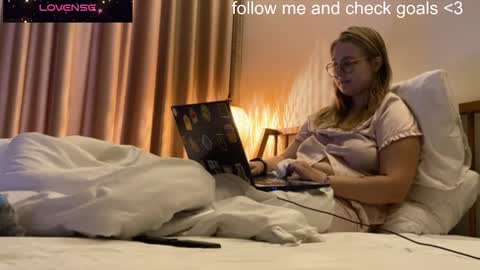 jacywinslat online show from December 17, 8:42 am