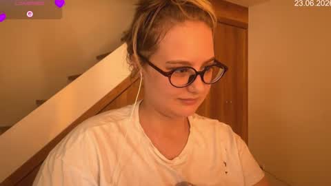 Snapshot of jacywinslat chatting on June 24, 8:35 am jacywinslat online show from June 24, 8:35 am