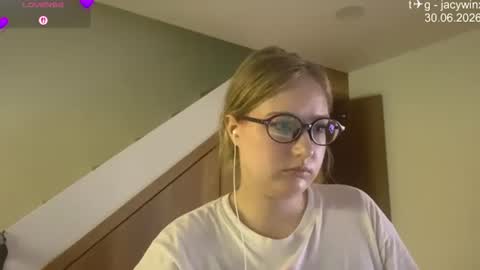 Snapshot of jacywinslat chatting on June 30, 5:03 pm jacywinslat online show from June 30, 5:03 pm