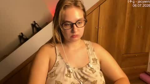 Snapshot of jacywinslat chatting on July 6, 7:16 pm jacywinslat online show from July 6, 7:16 pm