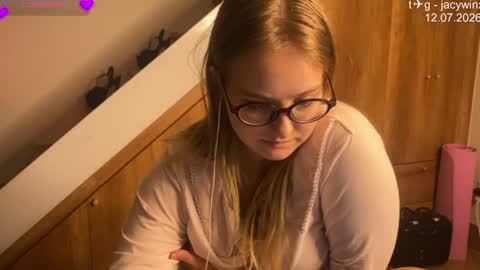 Snapshot of jacywinslat chatting on July 12, 10:23 pm jacywinslat online show from July 12, 10:23 pm