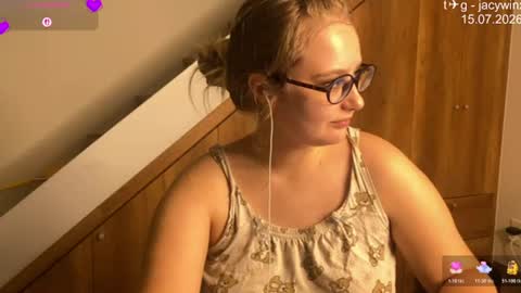 Snapshot of jacywinslat chatting on July 15, 8:47 pm jacywinslat online show from July 15, 8:47 pm