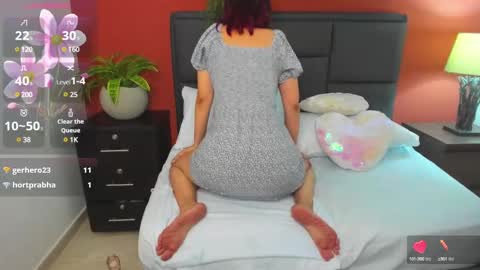 Snapshot of jadde13 chatting on December 6, 8:59 am Jadde online show from December 6, 8:59 am