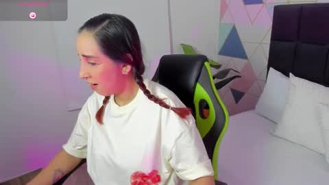 Snapshot of jadde13 chatting on October 3, 8:17 pm Jadde online show from October 3, 8:17 pm