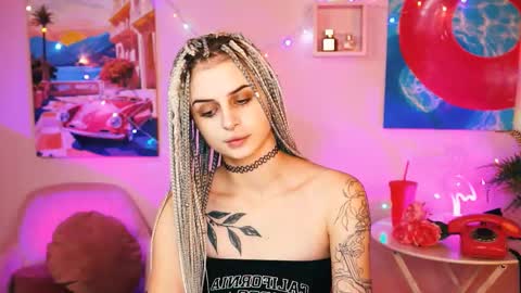 Snapshot of jade_castle chatting on December 16, 4:27 pm jade_castle online show from December 16, 4:27 pm