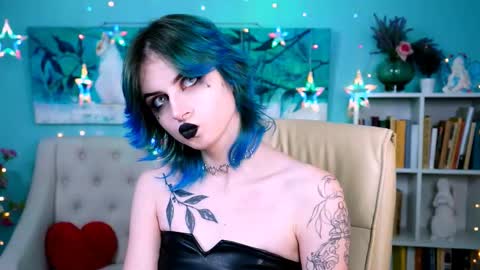 Snapshot of jade_castle chatting on December 28, 8:37 am jade_castle online show from December 28, 8:37 am