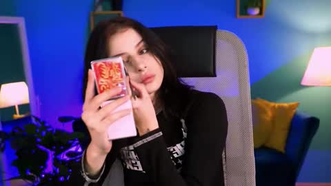 Snapshot of jade_castle chatting on January 17, 4:33 pm jade_castle online show from January 17, 4:33 pm