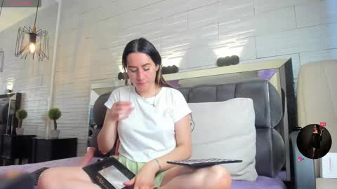  JADE  online show from November 29, 6:55 pm