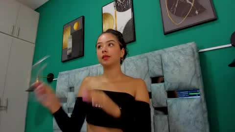 jade_lovv online show from April 17, 7:50 pm