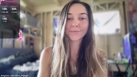 Snapshot of jade_margot chatting on February 12, 1:11 am Jade Margot online show from February 12, 1:11 am