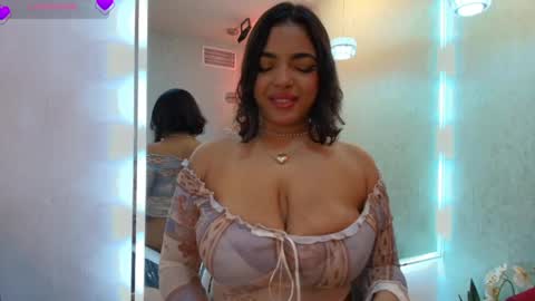 Snapshot of jade_nair chatting on May 16, 7:56 pm Jade online show from May 16, 7:56 pm
