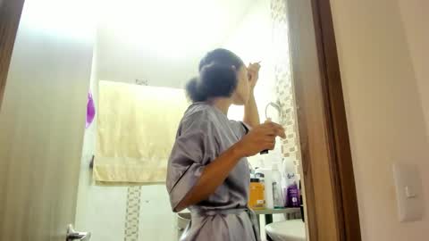 Snapshot of jade_obi chatting on October 22, 2:50 pm Jade smile online show from October 22, 2:50 pm