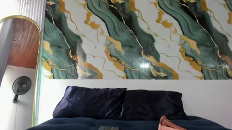 jade_stone12 online show from May 25, 7:31 pm