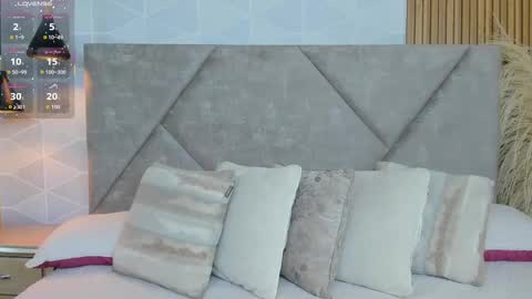 Snapshot of jade_whisper chatting on October 1, 2:06 am Alanis Cooper online show from October 1, 2:06 am